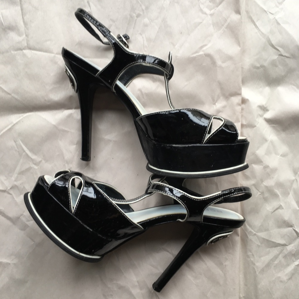 BCBG platform heeled patent leather shoes, sz 6.5
